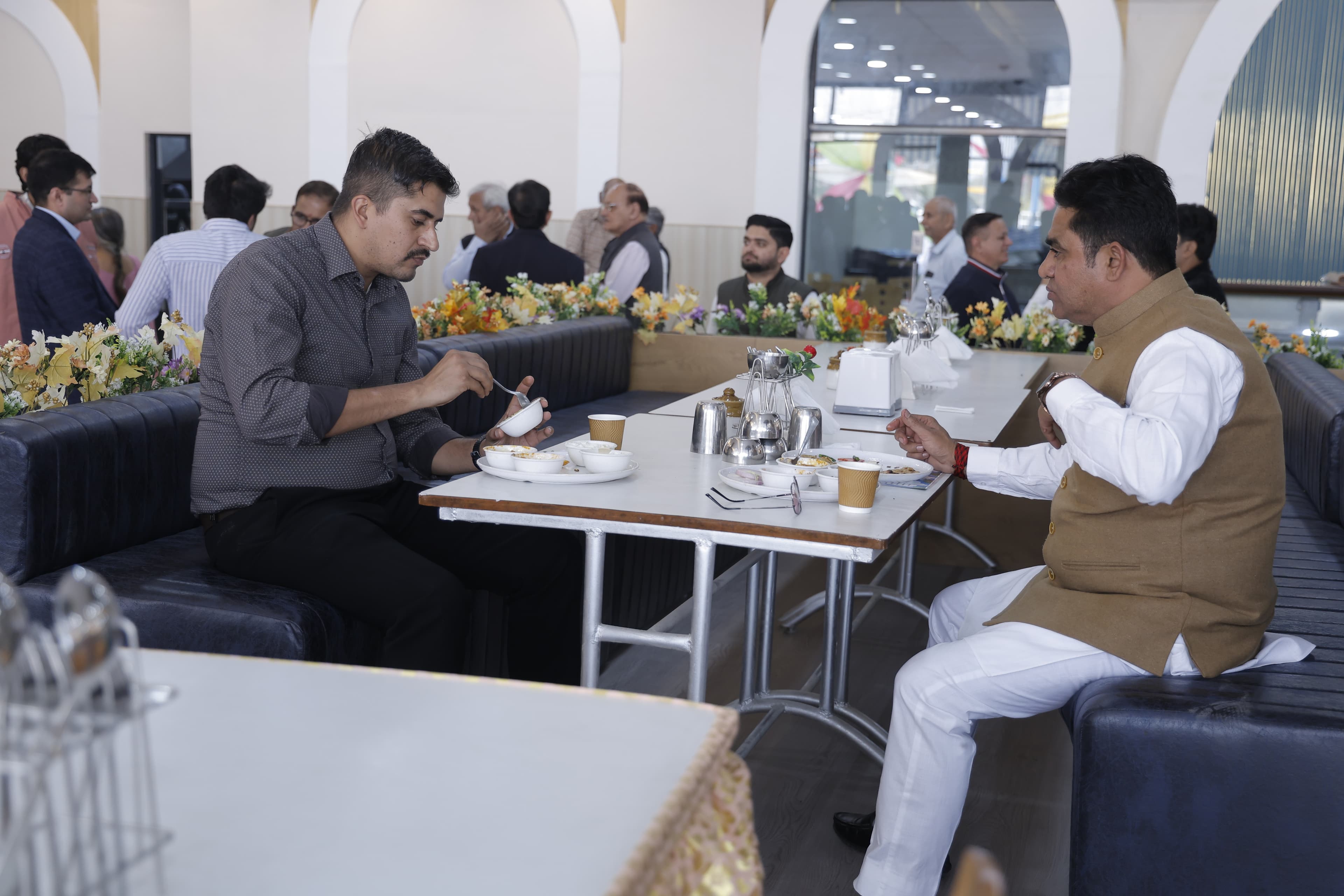 Dolphin Fun & Food interior pic-11.jpg