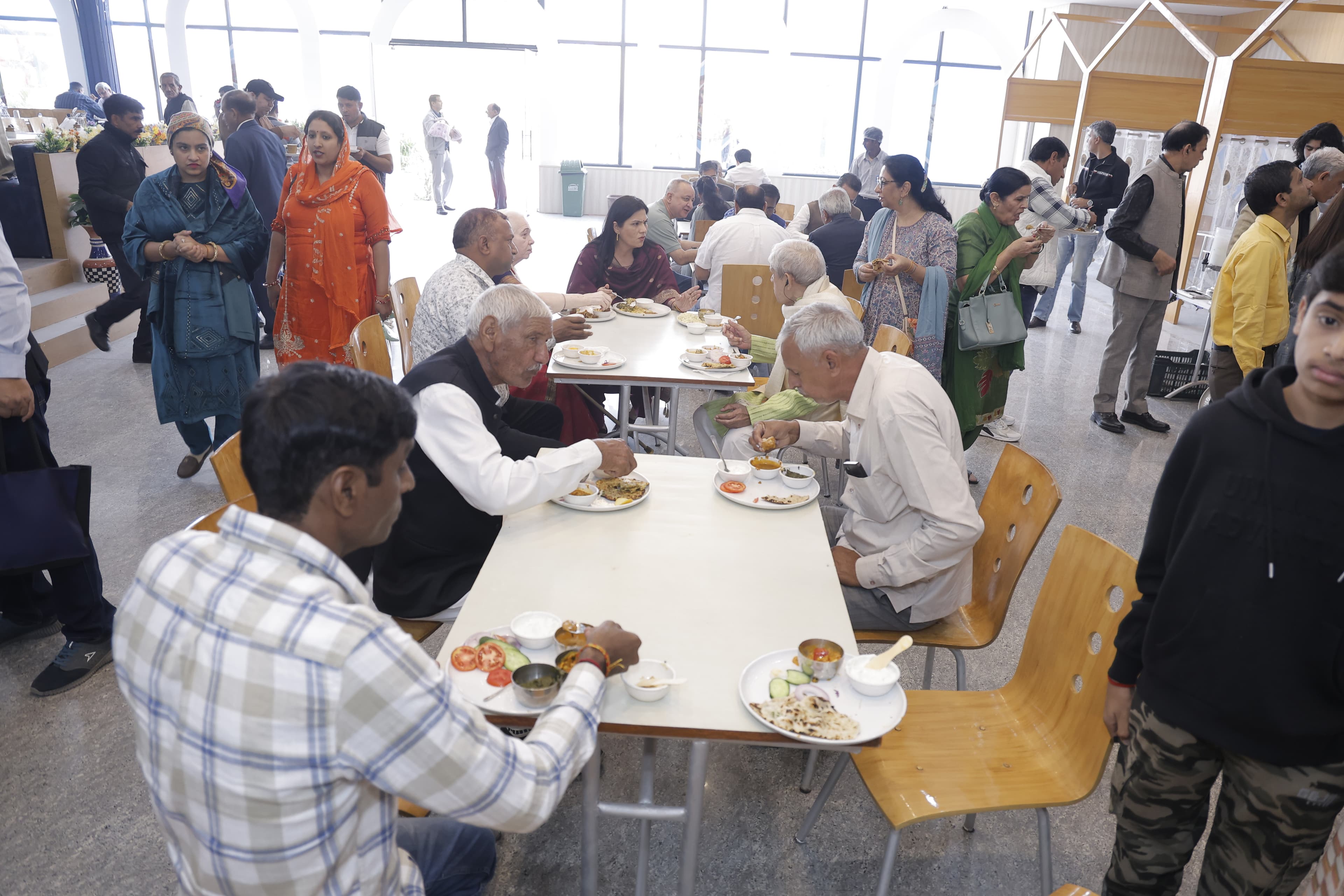 Dolphin Fun & Food interior pic-13.jpg