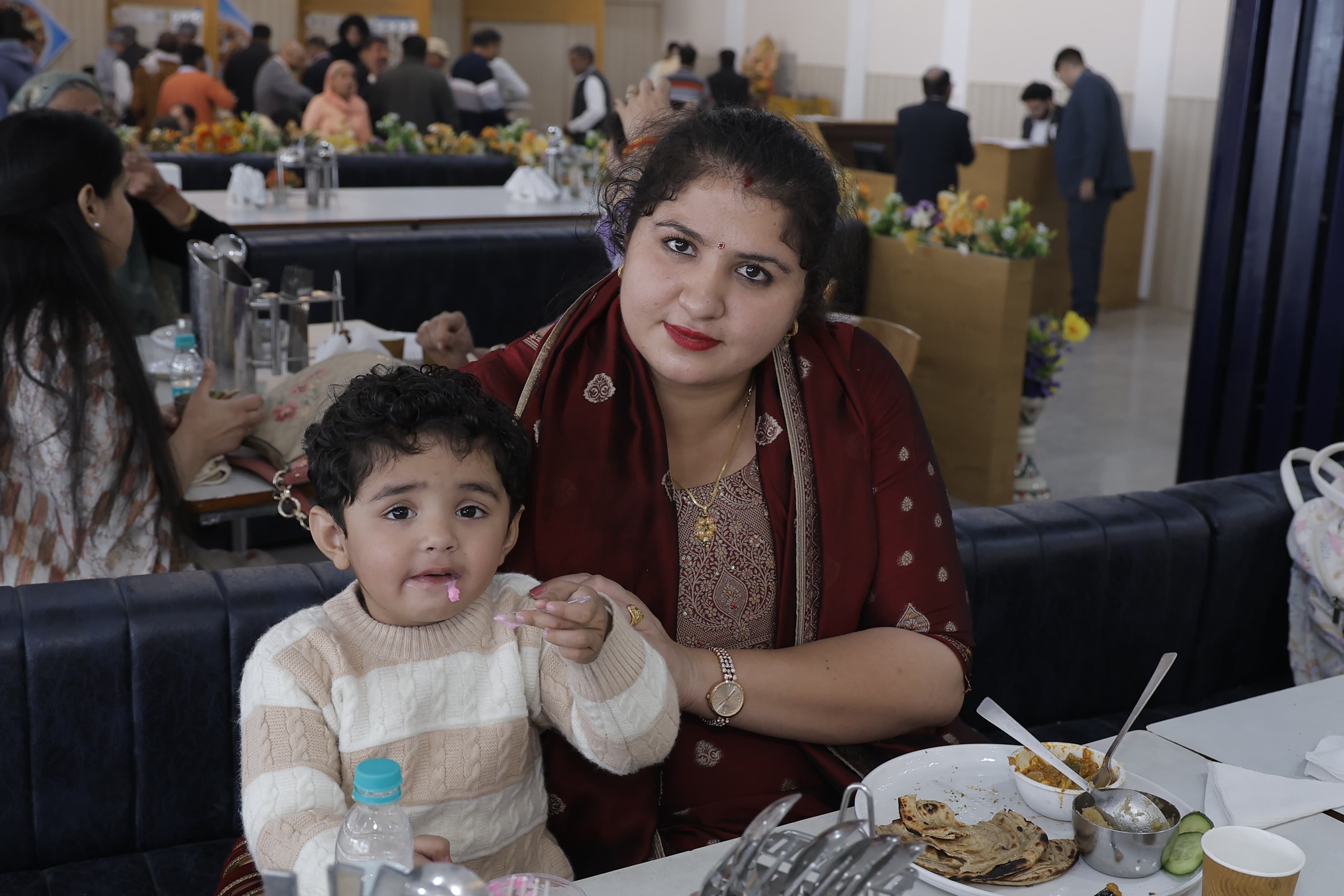 Dolphin Fun & Food interior pic-34.jpg