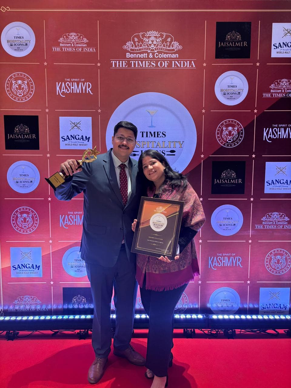 Dolphin Fun & Food interior pic-17.jpg