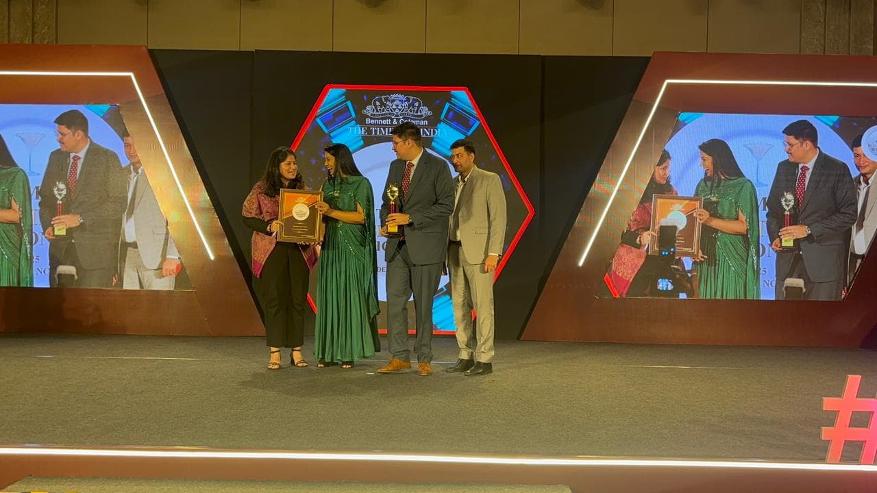 Dolphin Fun & Food interior pic-20.jpg